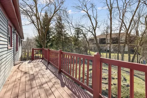 Exterior - 962 Suffield Ter, Northbrook, IL 60062 photo 5 of 6