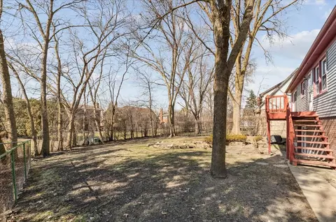 Exterior - 962 Suffield Ter, Northbrook, IL 60062 photo 3 of 6