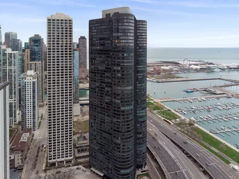 155 N Harbor Dr #2308, Chicago, IL 60601