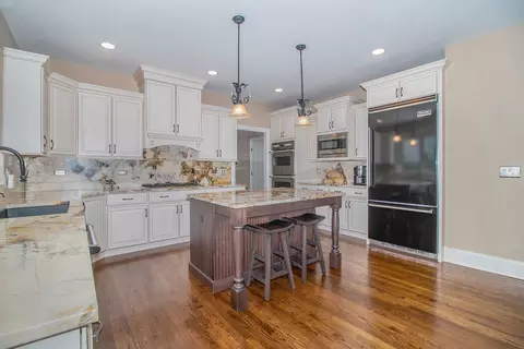3683 Heathmoor Dr, Elgin, IL 60124 photo 8