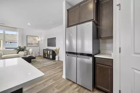 Kitchen - 1336 Wild Tulip Cir, Bartlett, IL 60103 photo 4 of 13