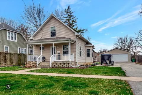 223 E 19th St, Lockport, IL 60441