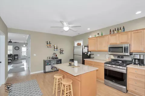 Kitchen - 223 E 19th St, Lockport, IL 60441 photo 2 of 4