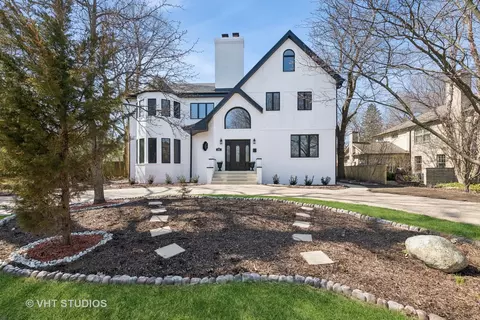 840 Glencoe Dr, Glencoe, IL 60022