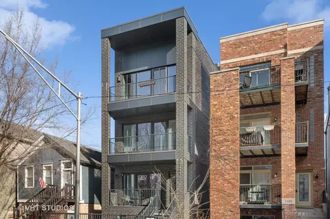 1454 W Chestnut St #3, Chicago, IL 60642