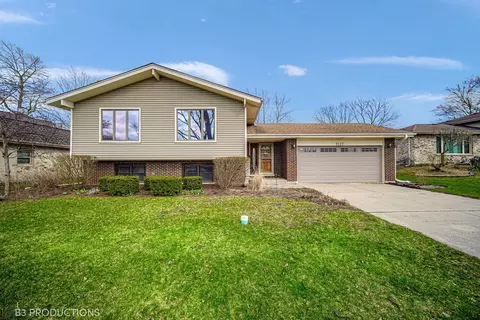 7117 Blackburn Ave, Downers Grove, IL 60516