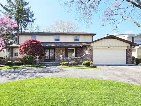 2739 Karen Ln, Glenview, IL 60025