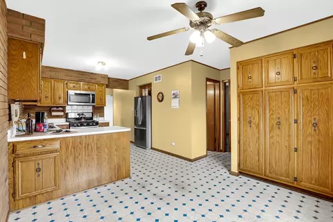 17832 Dekker St, Lansing, IL 60438 photo 6