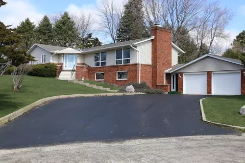 500 Don Marquis Dr, Walnut, IL 61376