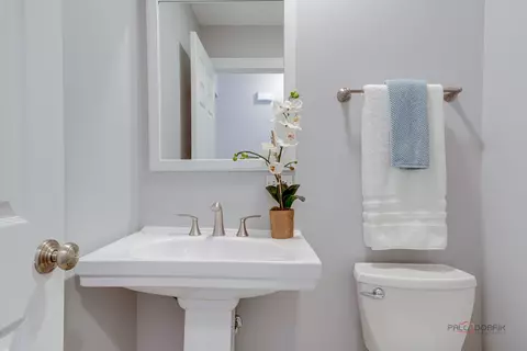 Bath - 260 Pilgrims Path, Gurnee, IL 60031 photo 1 of 3