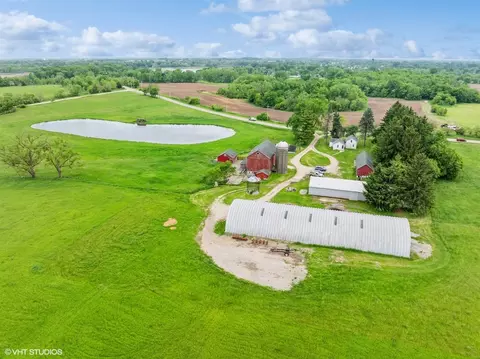 28922 W Sullivan Lake Rd, Mchenry, IL 60051