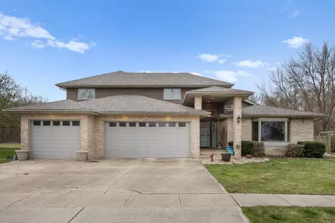 305 E Fawn Dr, Mahomet, IL 61853
