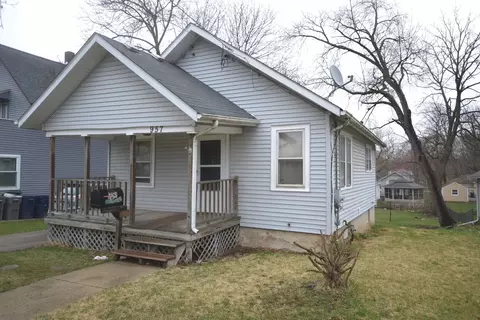 957 Saint Charles St, Elgin, IL 60120