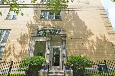 3900 N Claremont Ave #405, Chicago, IL 60618