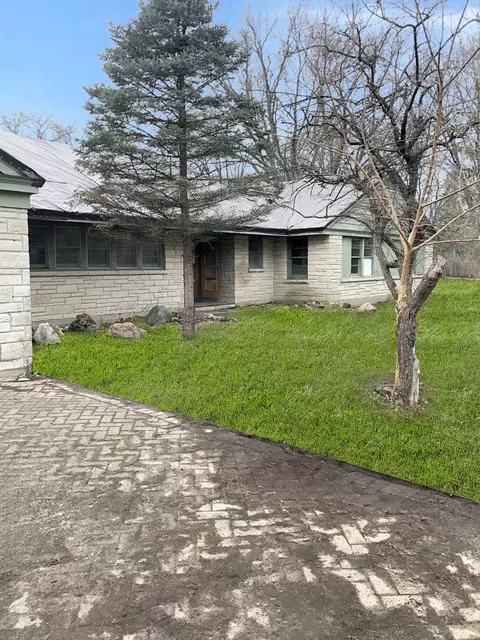 890 W Deerpath Rd, Lake Forest, IL 60045