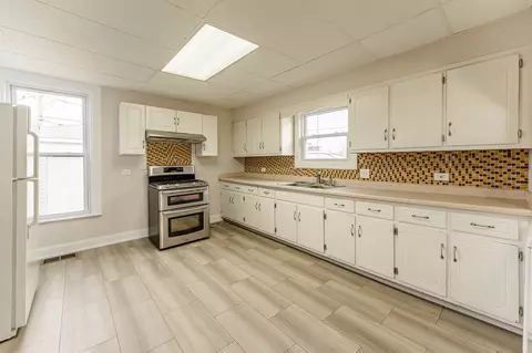 Kitchen - 107 Casseday Ave, Joliet, IL 60432 photo 1 of 1