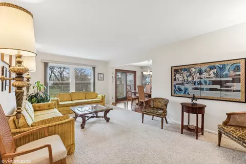 Living - 1913 E Seneca Ln, Mount Prospect, IL 60056 photo 2 of 6