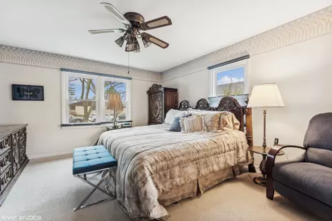 Bedroom - 1913 E Seneca Ln, Mount Prospect, IL 60056 photo 1 of 3