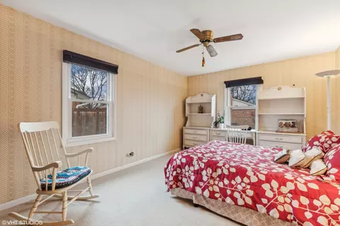 Bedroom - 1913 E Seneca Ln, Mount Prospect, IL 60056 photo 2 of 3