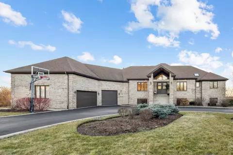 14 N682 Timber Ridge Dr, Elgin, IL 60124