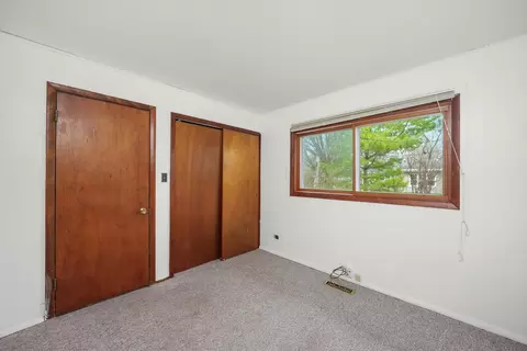 Bedroom - 386 Jeffery Ln, Wheeling, IL 60090 photo 2 of 2