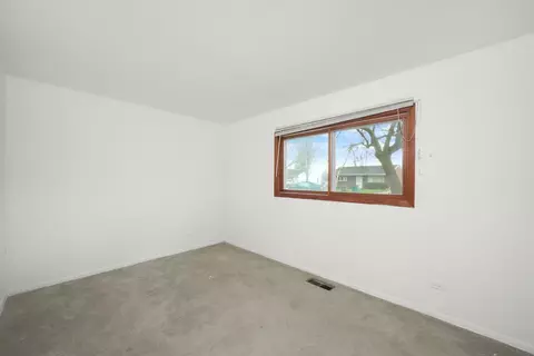 Other - 386 Jeffery Ln, Wheeling, IL 60090 photo 8 of 9