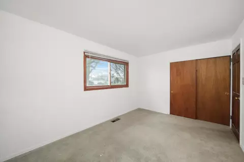 Bedroom - 386 Jeffery Ln, Wheeling, IL 60090 photo 1 of 2