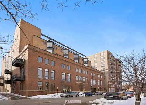 222 S Racine Ave #209, Chicago, IL 60607
