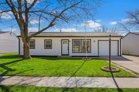 819 Hillside Dr, Streamwood, IL 60107