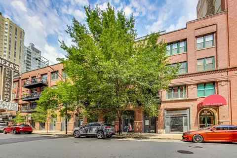 420 W Ontario St #305, Chicago, IL 60654