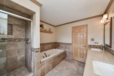 Bath - 24203 Merlot Ln, Plainfield, IL 60586 photo 3 of 4