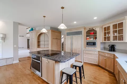 Kitchen - 632 Christopher Ln, Carol Stream, IL 60188 photo 4 of 4