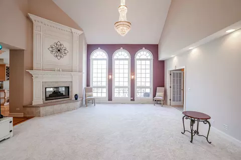 Living - 632 Christopher Ln, Carol Stream, IL 60188 photo 1 of 7