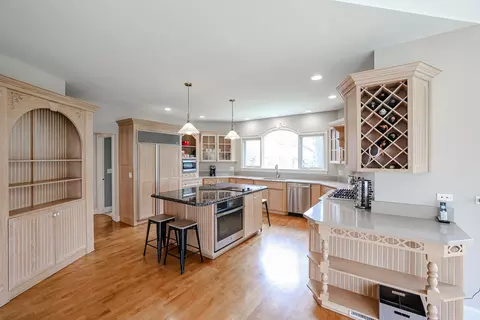 Kitchen - 632 Christopher Ln, Carol Stream, IL 60188 photo 3 of 4