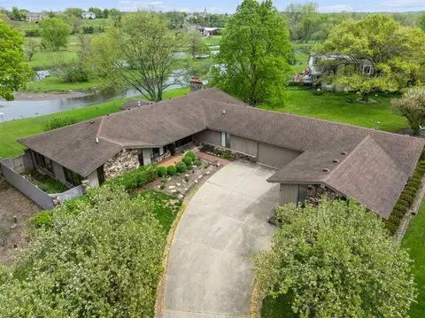 35 W120 Duchesne Dr, West Dundee, IL 60118
