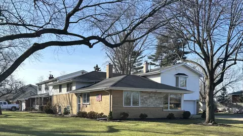 12902 S Oak Park Ave, Palos Heights, IL 60463