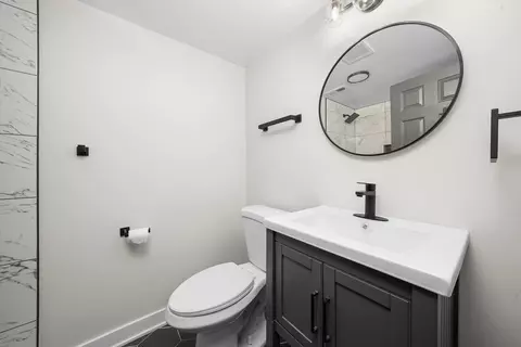 Bath - 7707 W Devon Ave, Chicago, IL 60631 photo 3 of 4