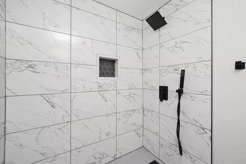 Bath - 7707 W Devon Ave, Chicago, IL 60631 photo 4 of 4