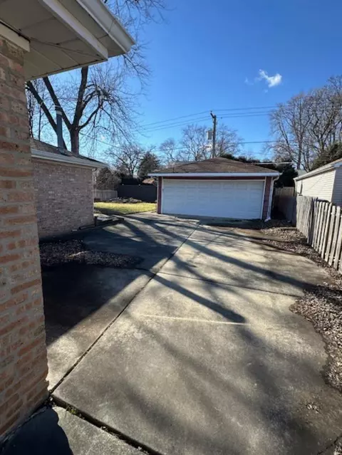 Exterior - 1048 S 6th Ave, Des Plaines, IL 60016 photo 4 of 5