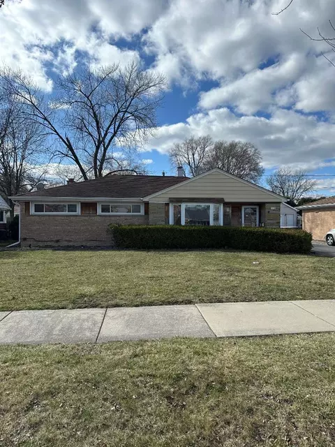 1048 S 6th Ave, Des Plaines, IL 60016