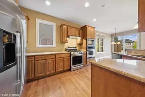 Kitchen - 1716 Elyse Ln, Naperville, IL 60565 photo 1 of 2