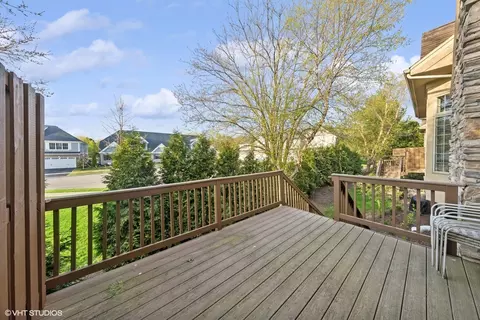 Exterior - 1716 Elyse Ln, Naperville, IL 60565 photo 3 of 4