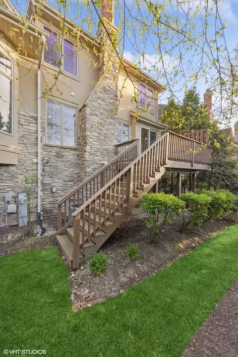 Exterior - 1716 Elyse Ln, Naperville, IL 60565 photo 4 of 4