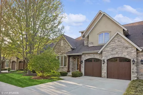 1716 Elyse Ln, Naperville, IL 60565