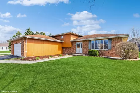 23001 S Michael Dr, Channahon, IL 60410