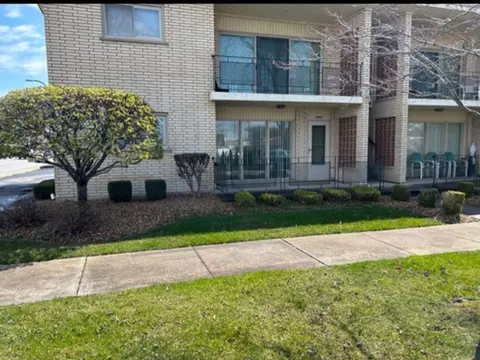 4643 W 95th St #0, Oak Lawn, IL 60453
