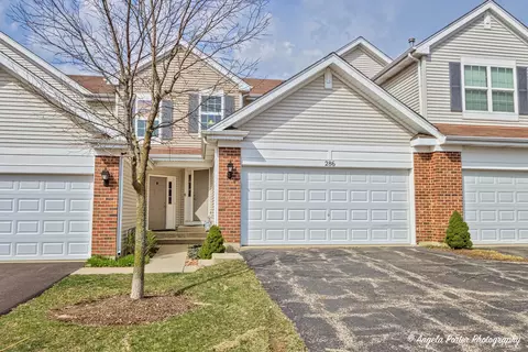 286 Macintosh Ave, Woodstock, IL 60098