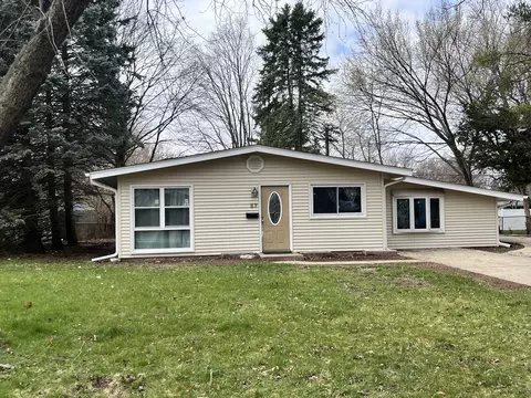 57 Circle Dr E, Montgomery, IL 60538