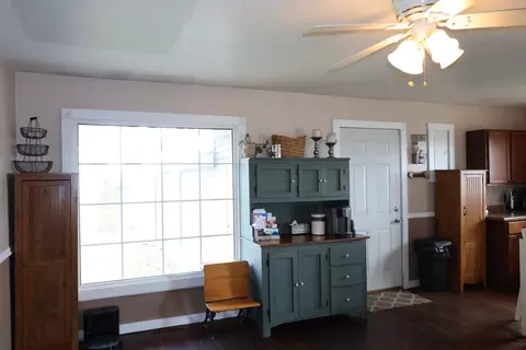 Kitchen - 53 Us Highway 24 Hwy, Onarga, IL 60955 photo 4 of 5