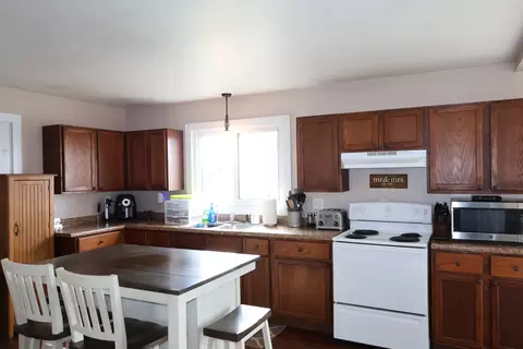 Kitchen - 53 Us Highway 24 Hwy, Onarga, IL 60955 photo 3 of 5